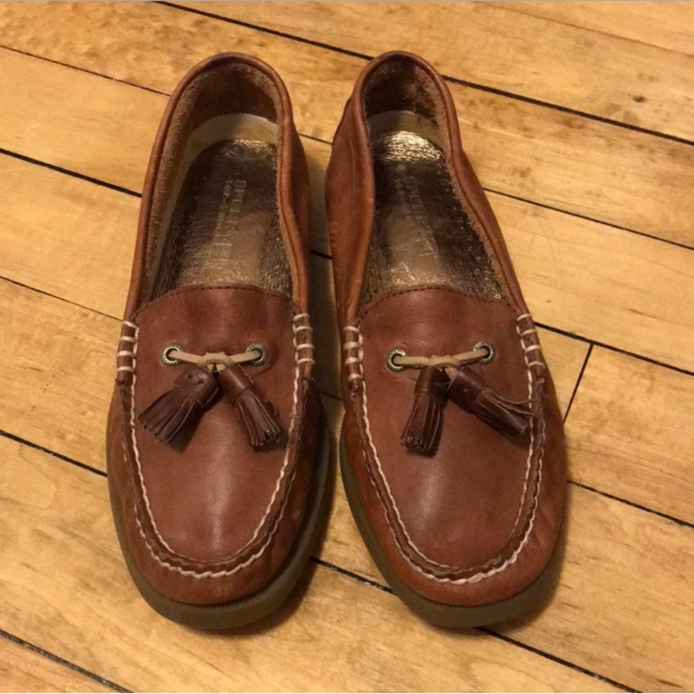 ISO Sperry Eden loafers in brown women’s size 6